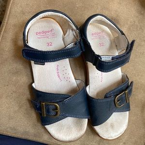 Pediped size 32 (USA 1) navy girls sandals